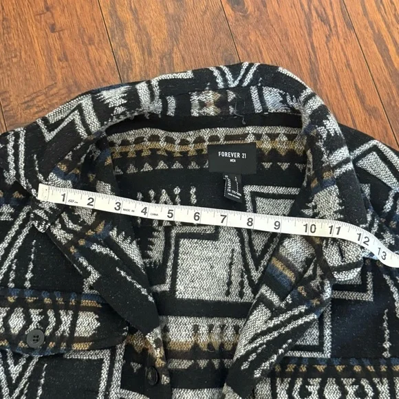 Forever 21 Aztec Print Button Down Woolen lightweight Lapel Shirt Jacket/Shacket - Picture 12 of 15